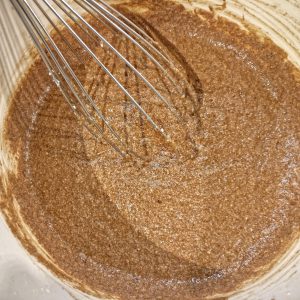 Milch, Schokolade, Butter und Eischnee unterheben