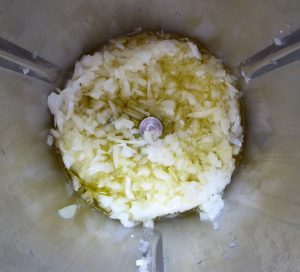 Öl dazugeben und anschwitzen