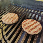 Burger-Patties grillen - je heißer, desto besser